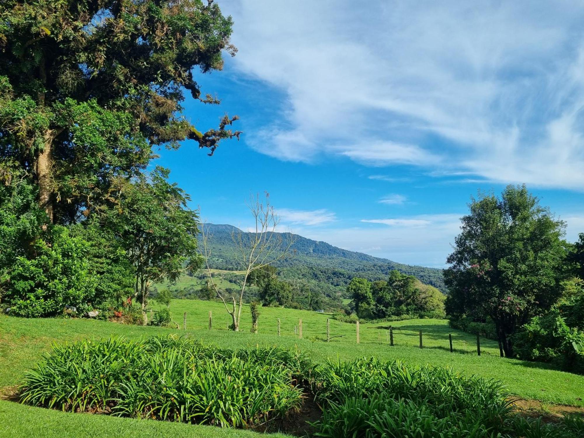Poas Volcano Lodge Vara Blanca  ภายนอก รูปภาพ