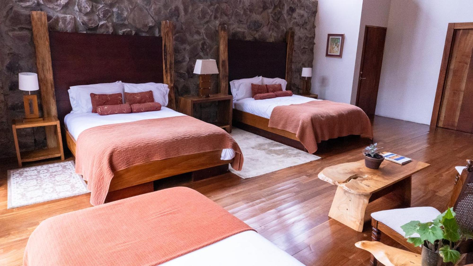 Poas Volcano Lodge Vara Blanca  ภายนอก รูปภาพ