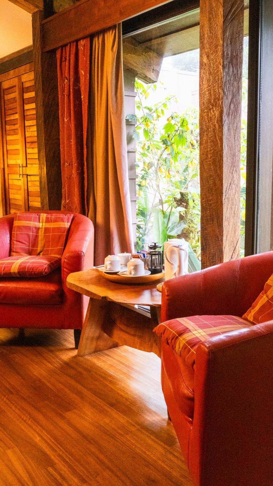 Poas Volcano Lodge Vara Blanca  ภายนอก รูปภาพ