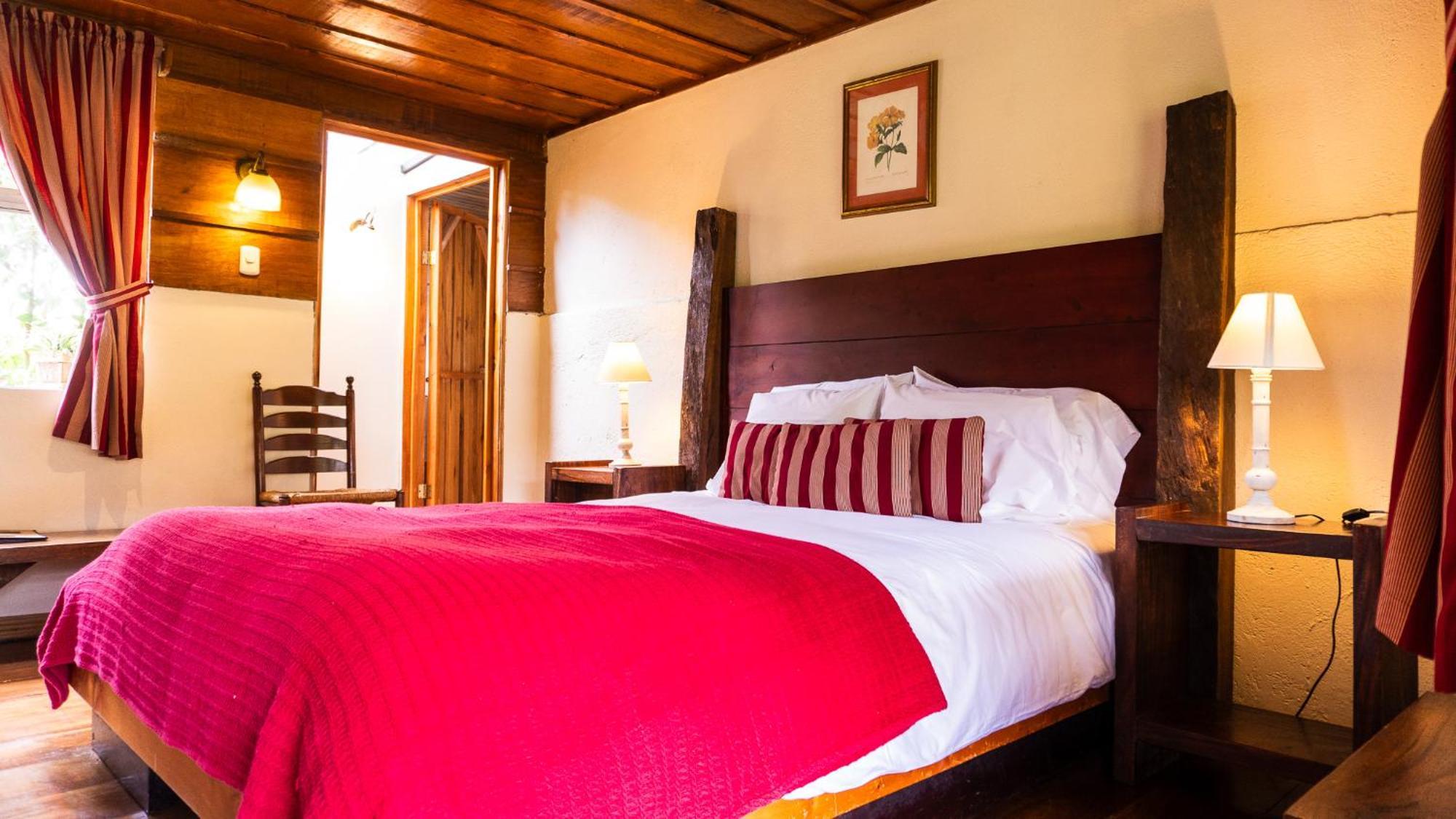 Poas Volcano Lodge Vara Blanca  ภายนอก รูปภาพ