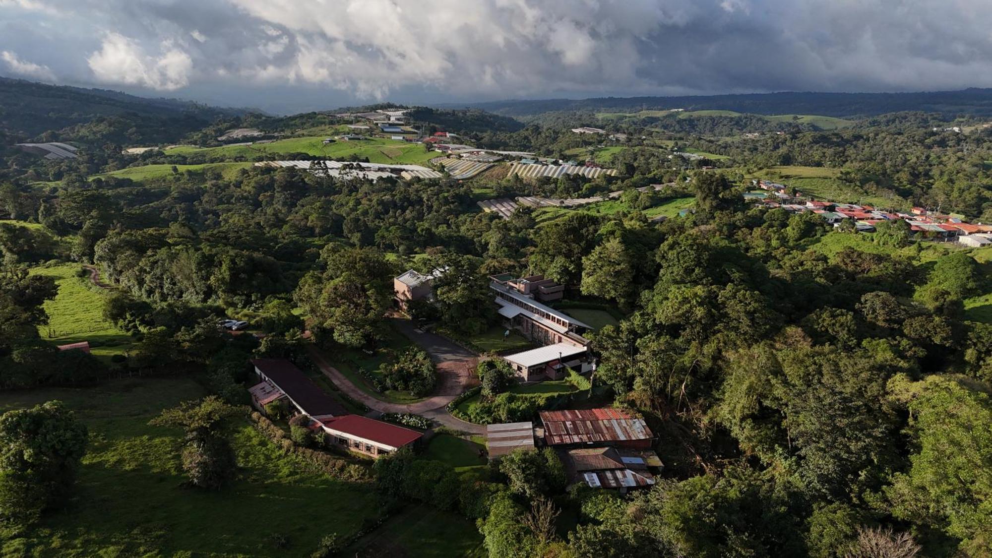 Poas Volcano Lodge Vara Blanca  ภายนอก รูปภาพ