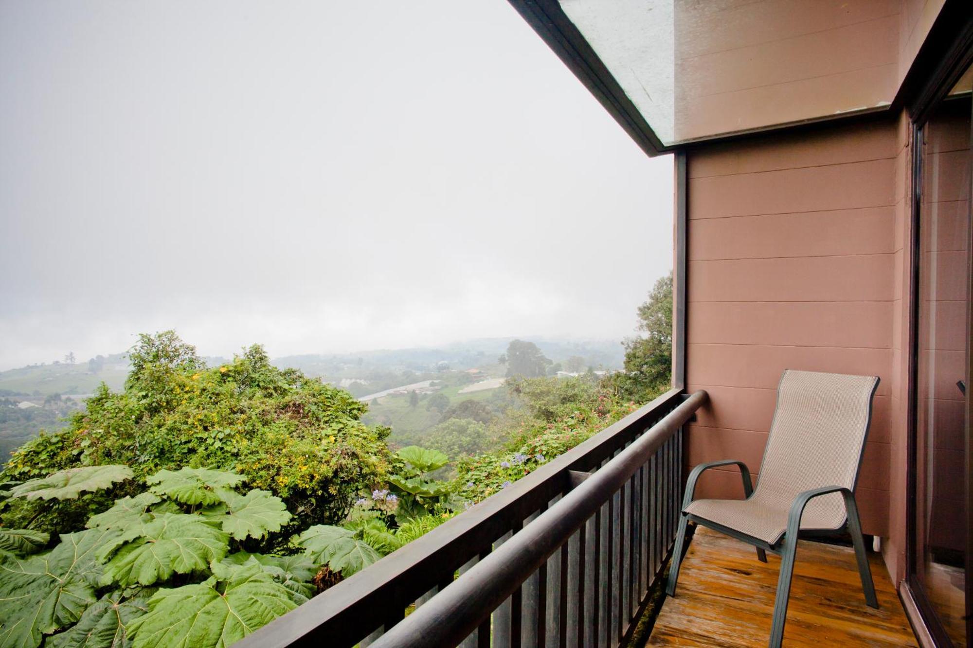 Poas Volcano Lodge Vara Blanca  ภายนอก รูปภาพ